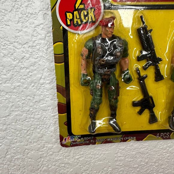 Battle Force Strike Team Poseable Figures with Weapons 4 Piece Set - Picture 2 of 9